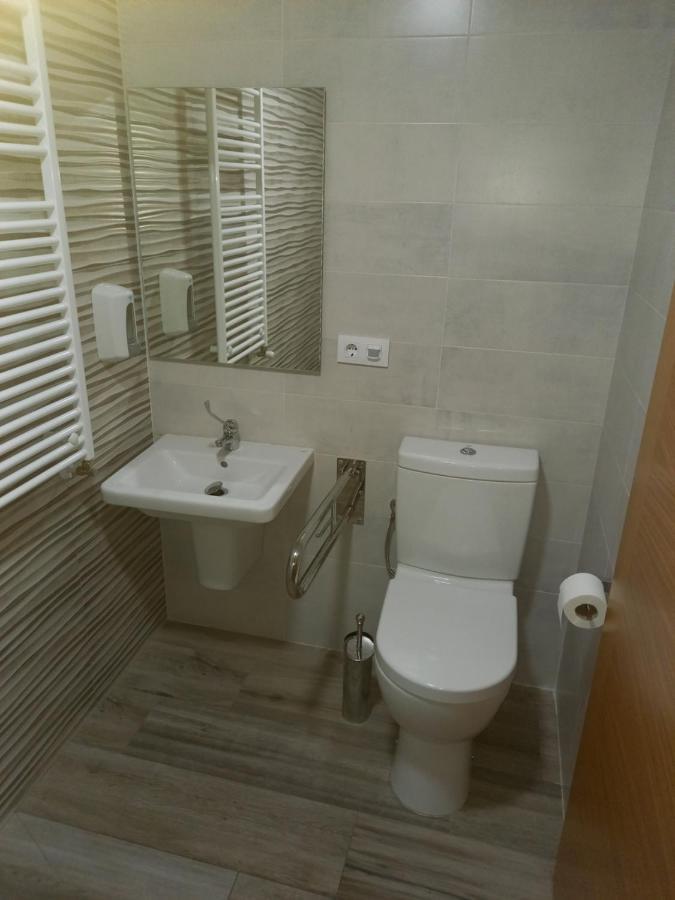 Hostal Y Albergue Carpinteiras Rodeiro Ngoại thất bức ảnh