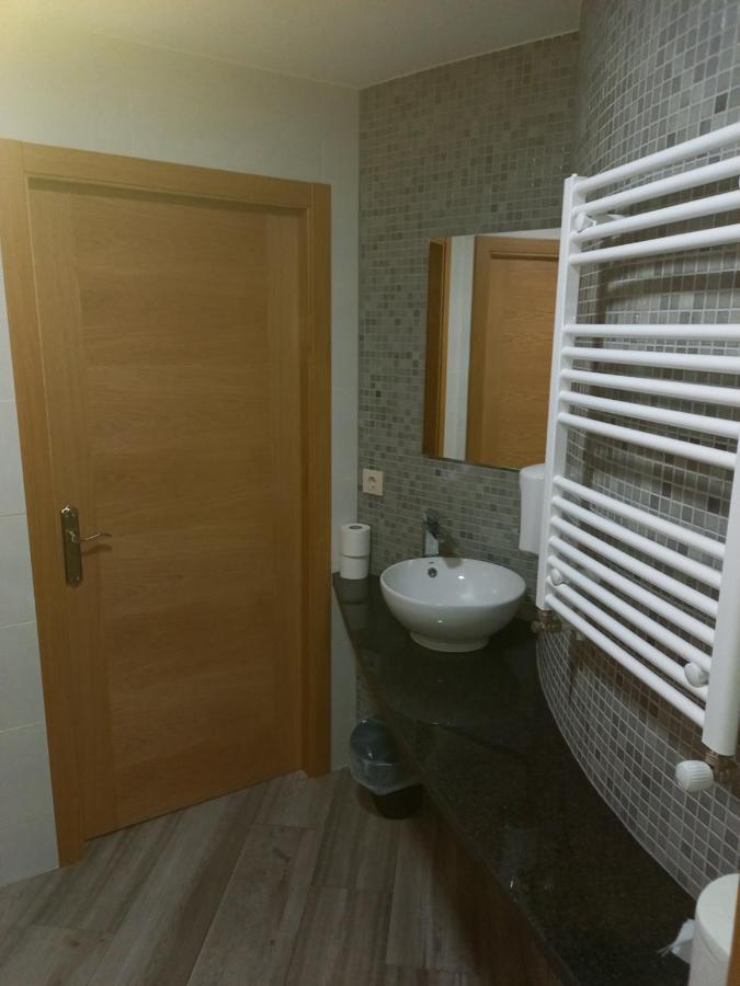 Hostal Y Albergue Carpinteiras Rodeiro Ngoại thất bức ảnh